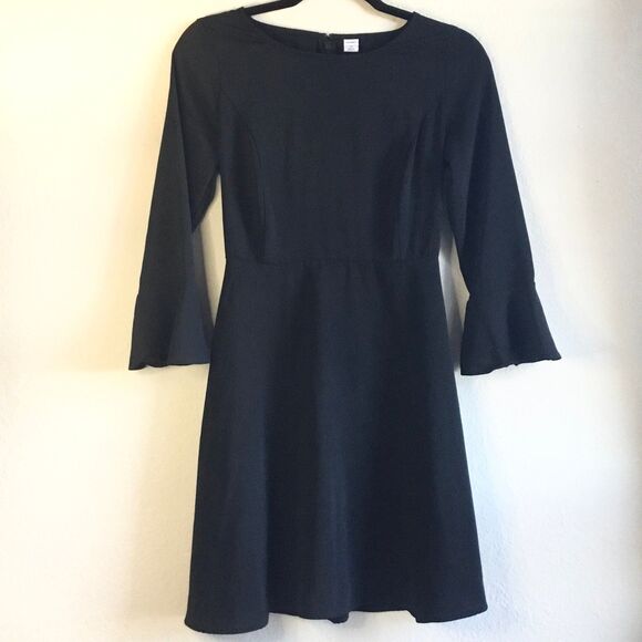 Black bell sleeve witchy dress vertical raunching on back witchy witchycore boho - Picture 1 of 4
